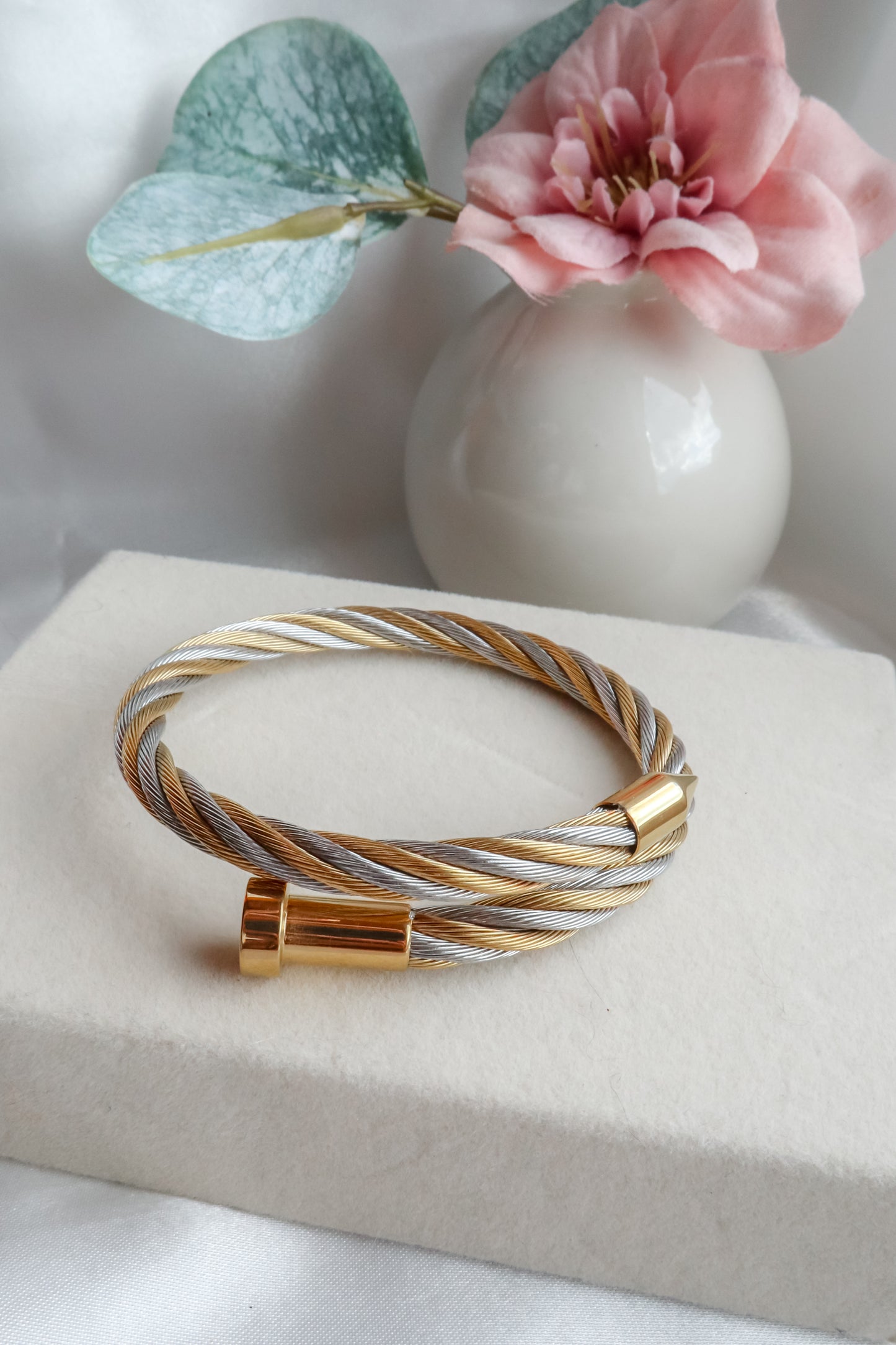 Bracelete Golden Nail