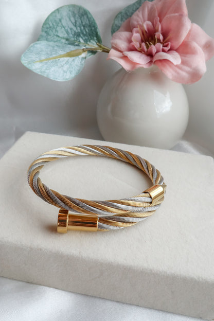 Bracelete Golden Nail