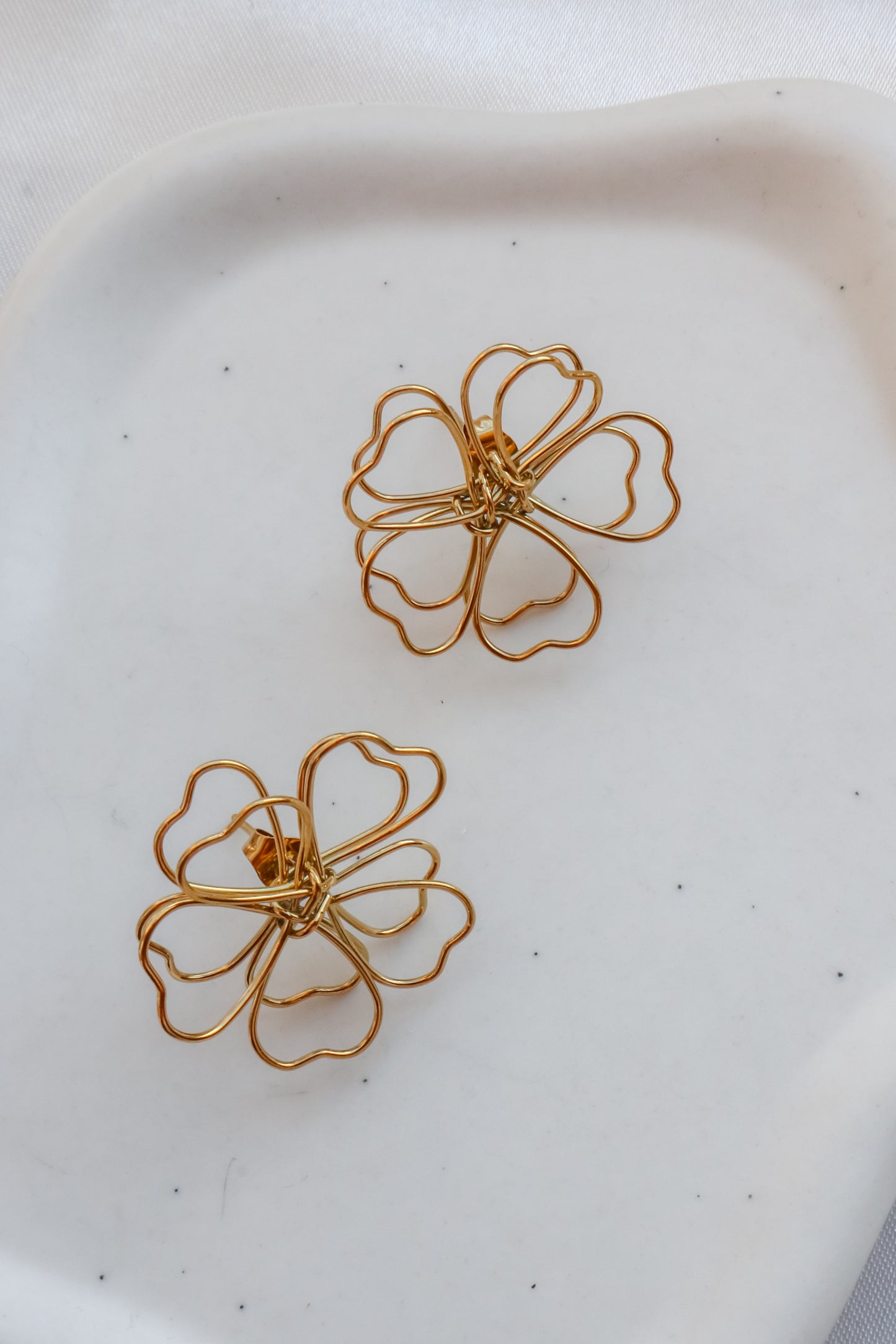 Brincos Lotus